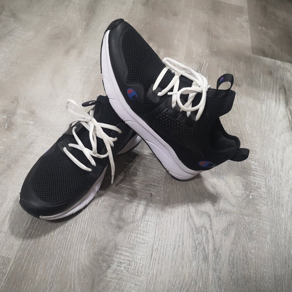 Champion 07 Men's Size 7M Black & White Slip On Sneakers